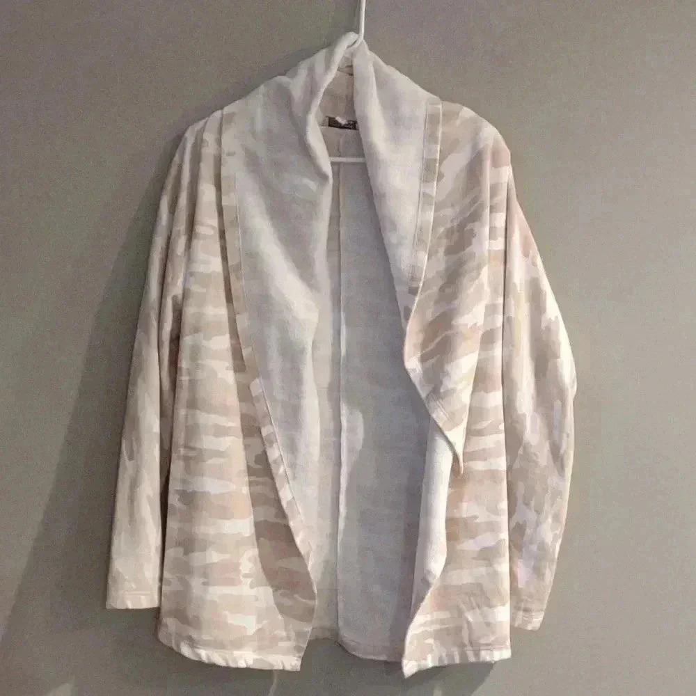 Lucky Brand women's large light tan cream camo open front cardigan